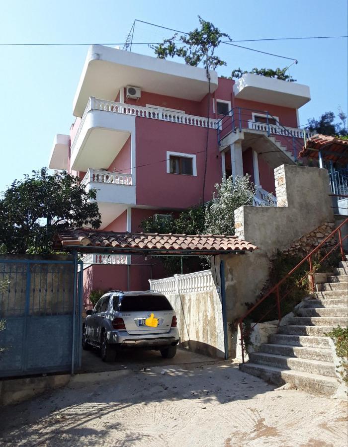 Vila Jakupi *